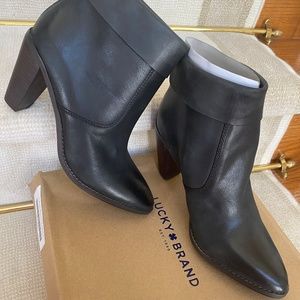 NIB! LUCKY BRAND, Brown, NYCOTT booties size 10